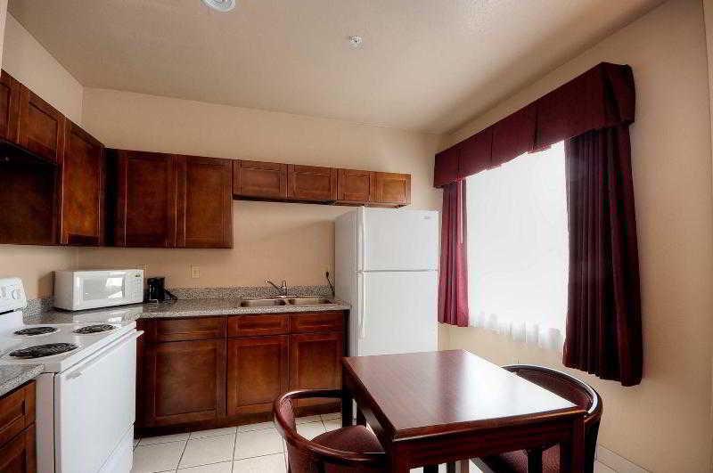 Baymont By Wyndham Clute Lake Jackson Exterior foto